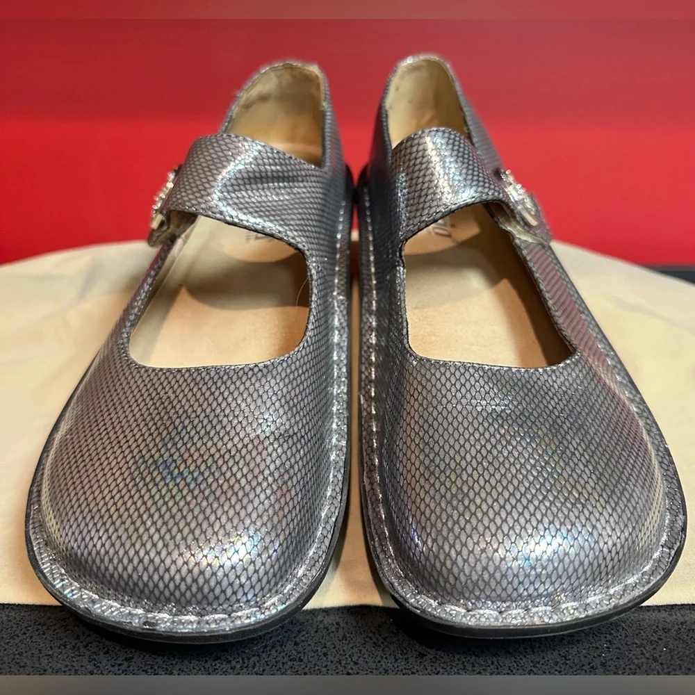 Alegria Paloma Pewter Embossed Leather Mary Janes Shoes Women’s Sz EU40/US9.5-10